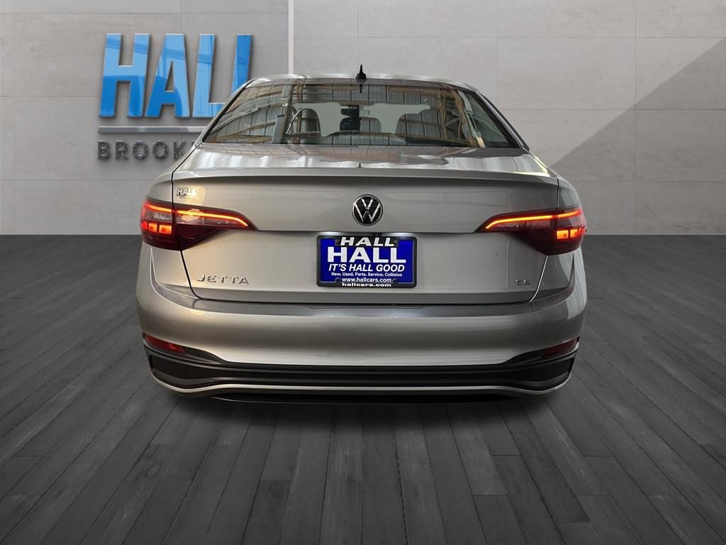 Certified 2023 Volkswagen Jetta SE image 5