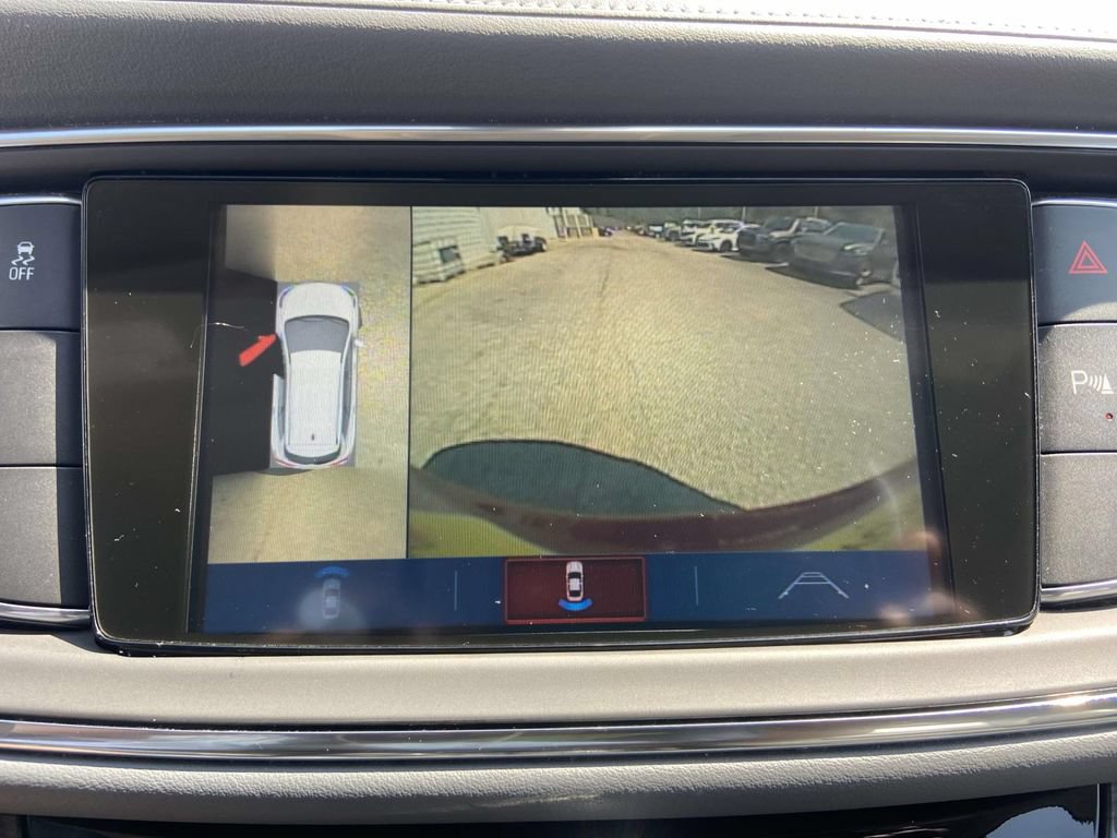 Used 2019 Buick Enclave Essence FWD image 24