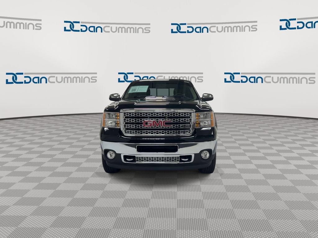 Used 2011 GMC Sierra 2500 SLT w/ Entertainment Package AWD/4WD image 3