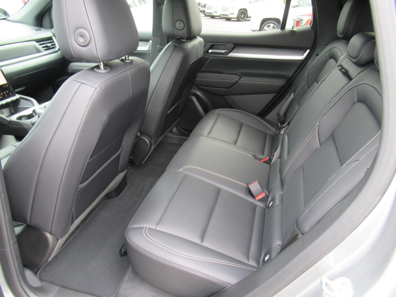 Used 2025 GMC Terrain Elevation w/ Elevation Premium Package AWD/4WD image 32