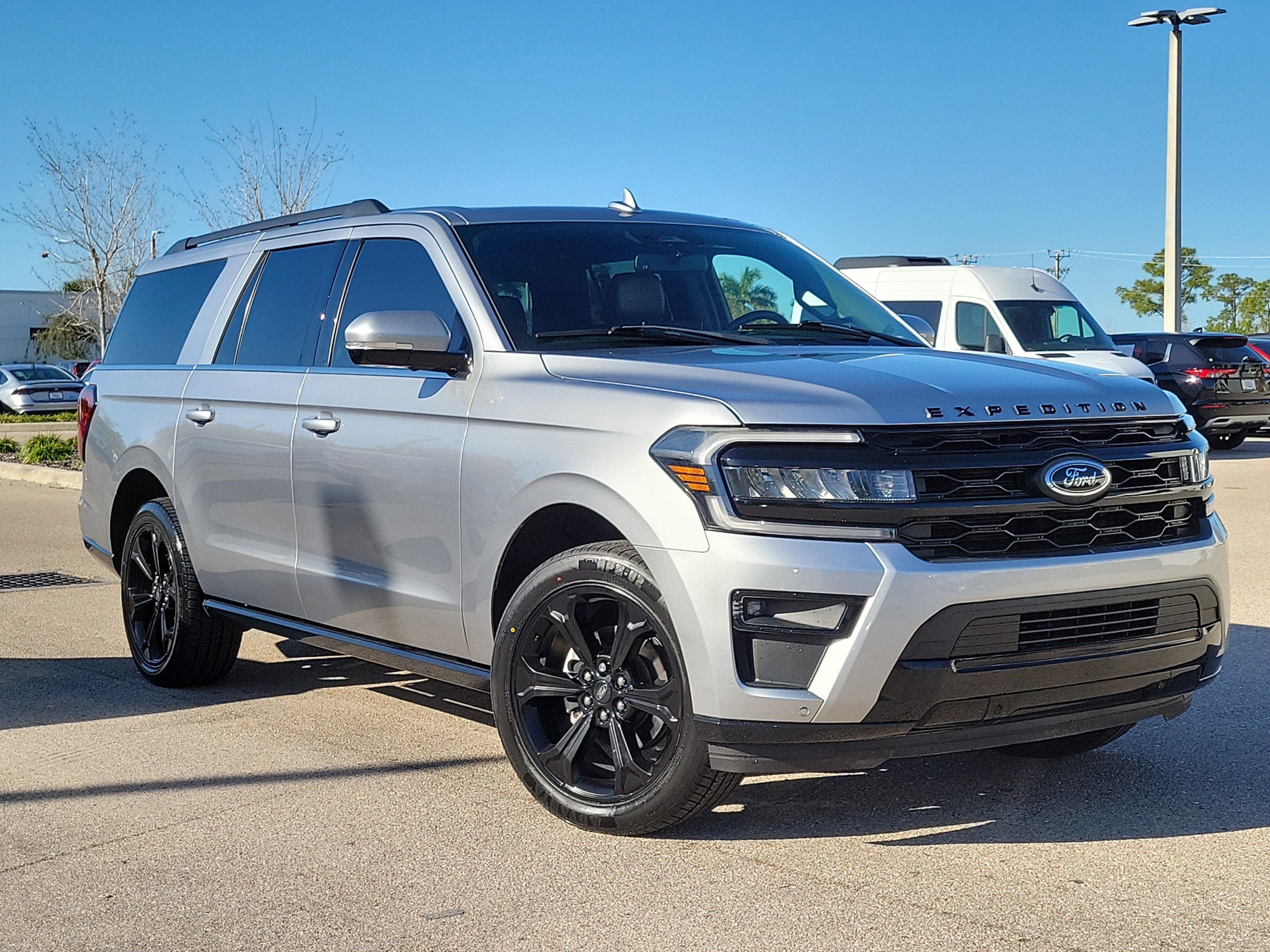 Used 2022 Ford Expedition Max Limited image 32