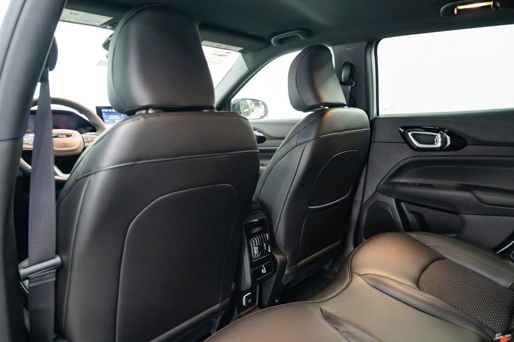 New 2026 Jeep Compass Latitude image 25