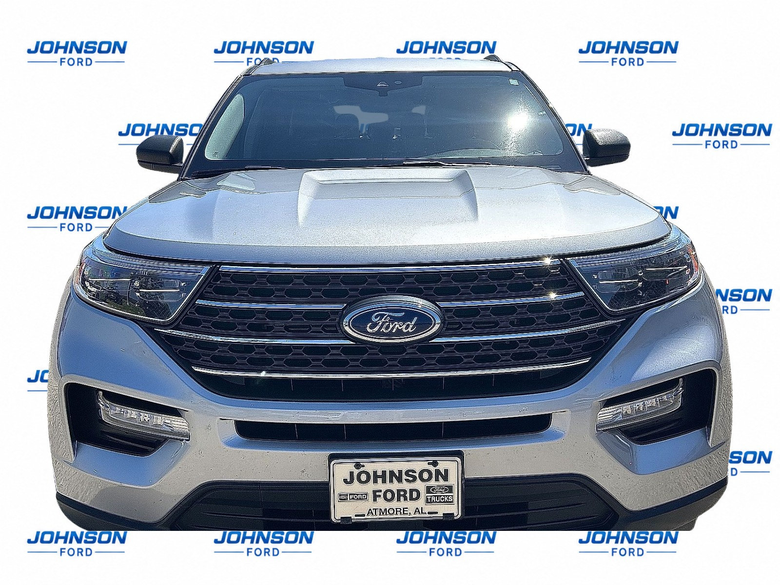 Used 2023 Ford Explorer XLT w/ Equipment Group 202A AWD/4WD image 3