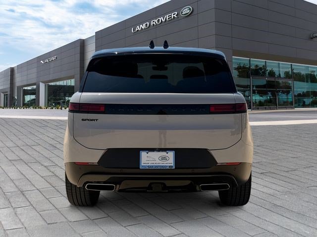 Used 2024 Land Rover Range Rover Sport SE AWD/4WD image 4