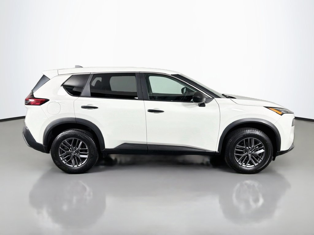 Used 2023 Nissan Rogue S AWD/4WD image 8