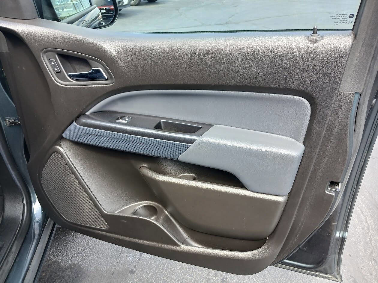 Used 2017 Chevrolet Colorado Z71 image 9