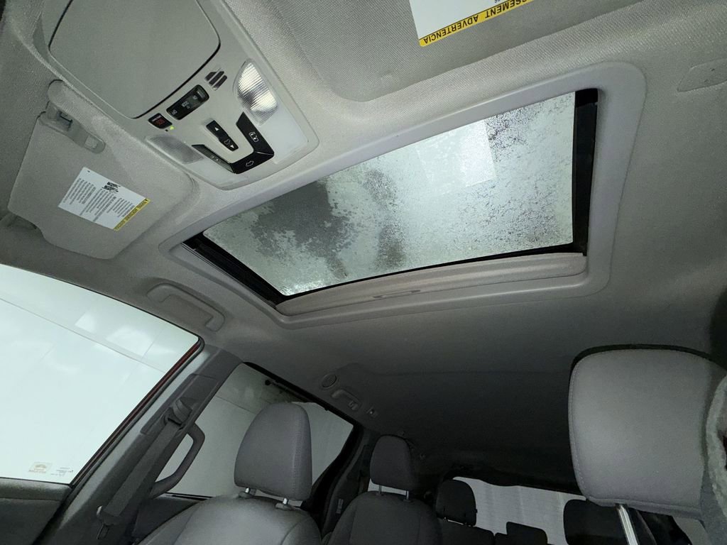 Used 2019 Toyota Sienna XLE FWD image 26