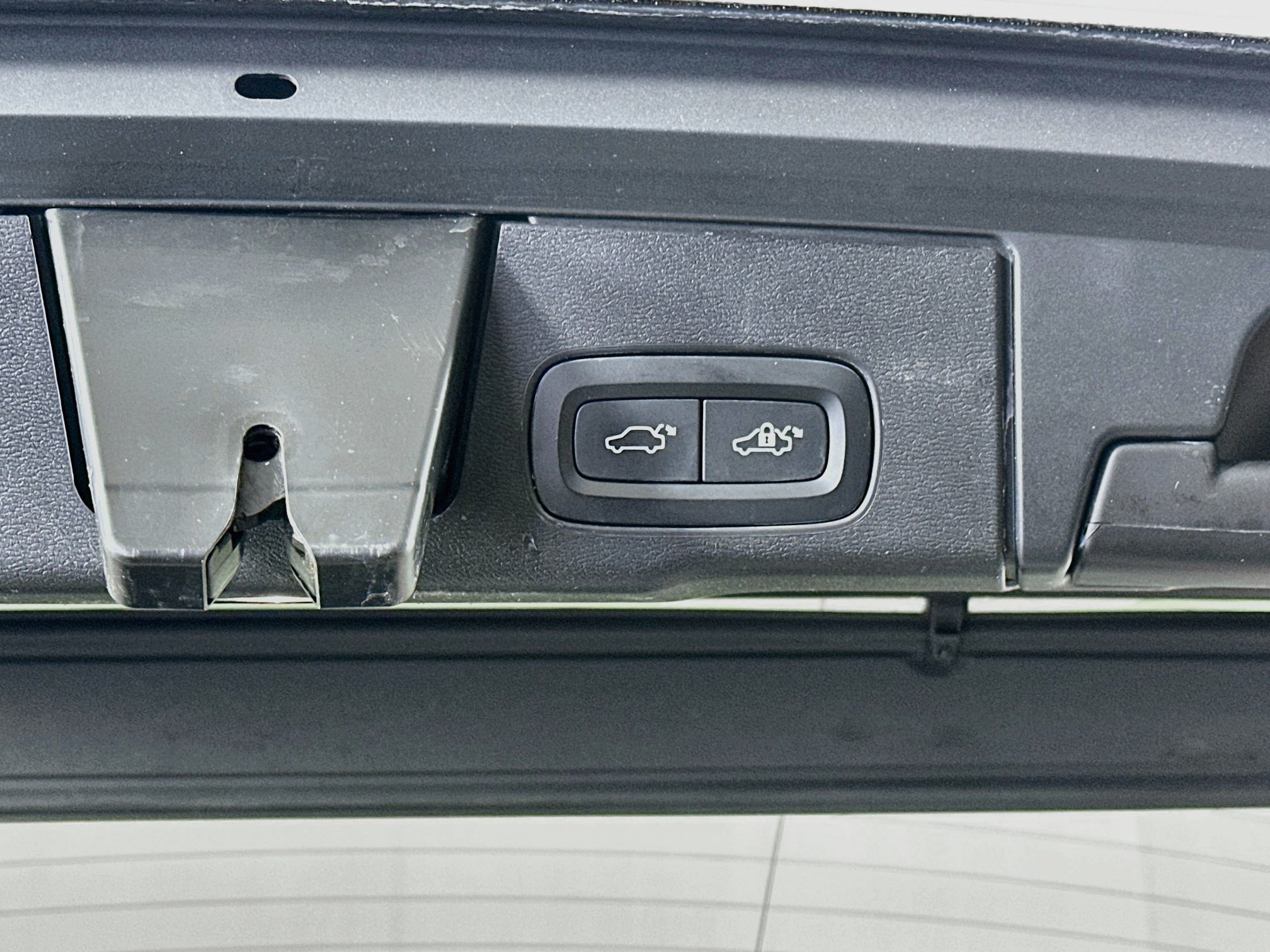 Used 2019 Volvo XC60 T5 Momentum w/ Multimedia Package FWD image 30