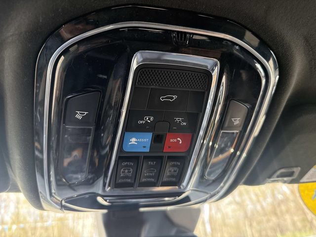 Used 2024 Jeep Grand Cherokee Summit AWD/4WD image 32