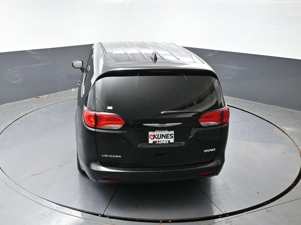 Used 2023 Chrysler Voyager LX FWD image 47