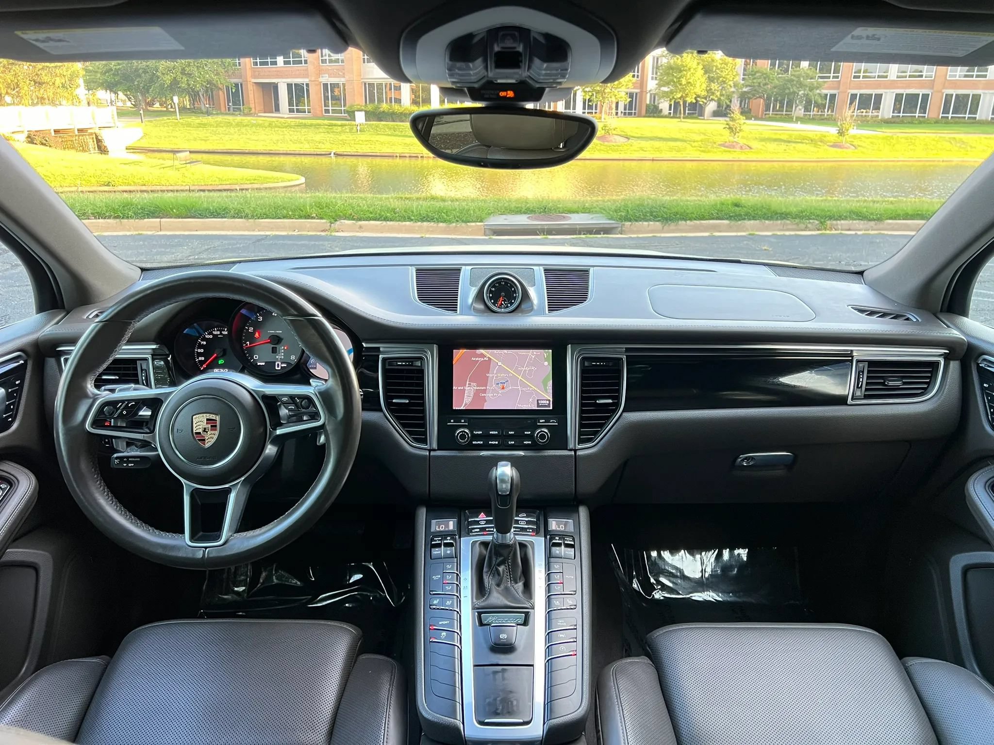 Used 2017 Porsche Macan S AWD/4WD image 22