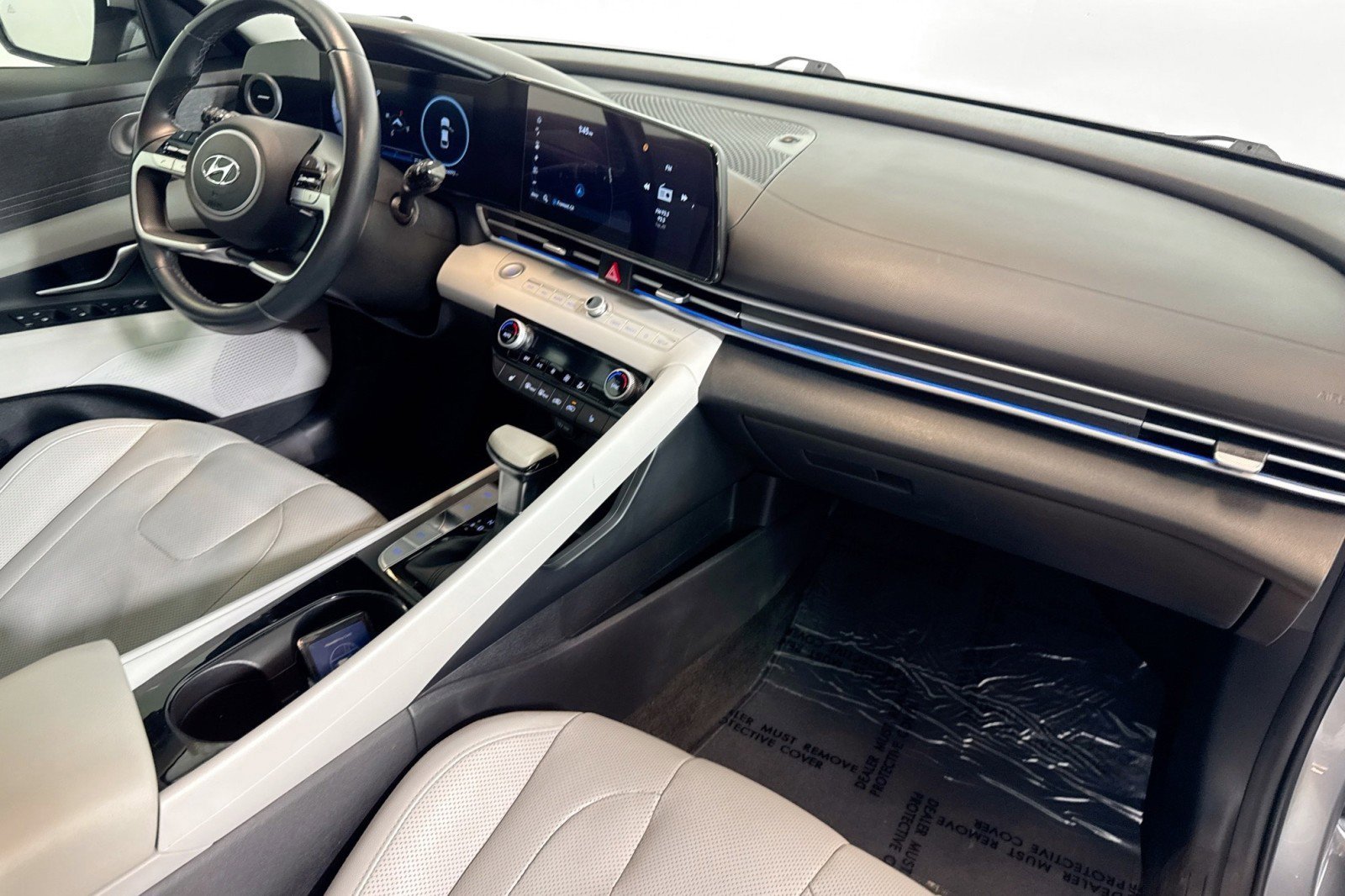 Used 2021 Hyundai Elantra Limited image 28