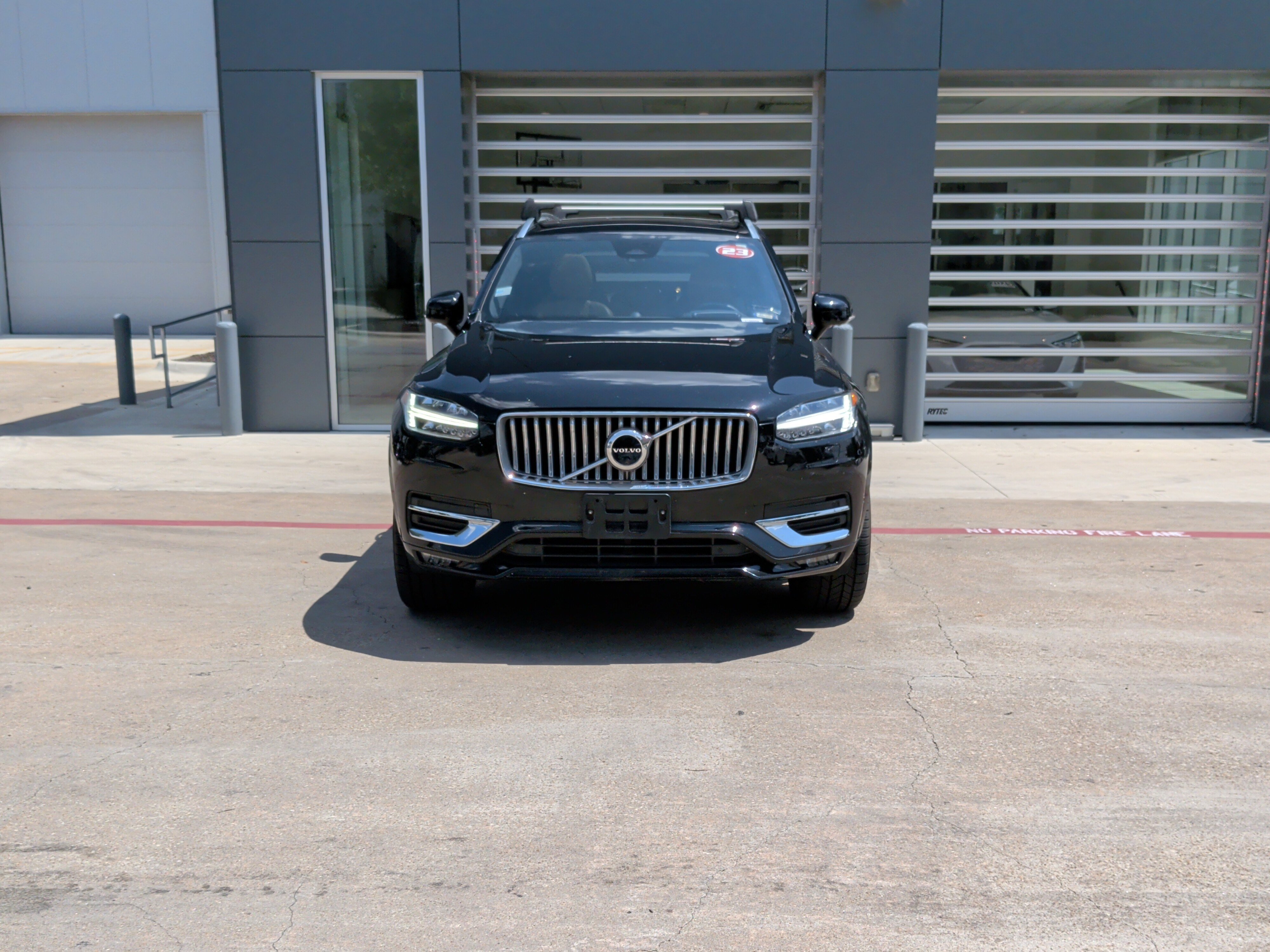 Used 2023 Volvo XC90 B6 Ultimate w/ Lounge Package AWD/4WD image 3