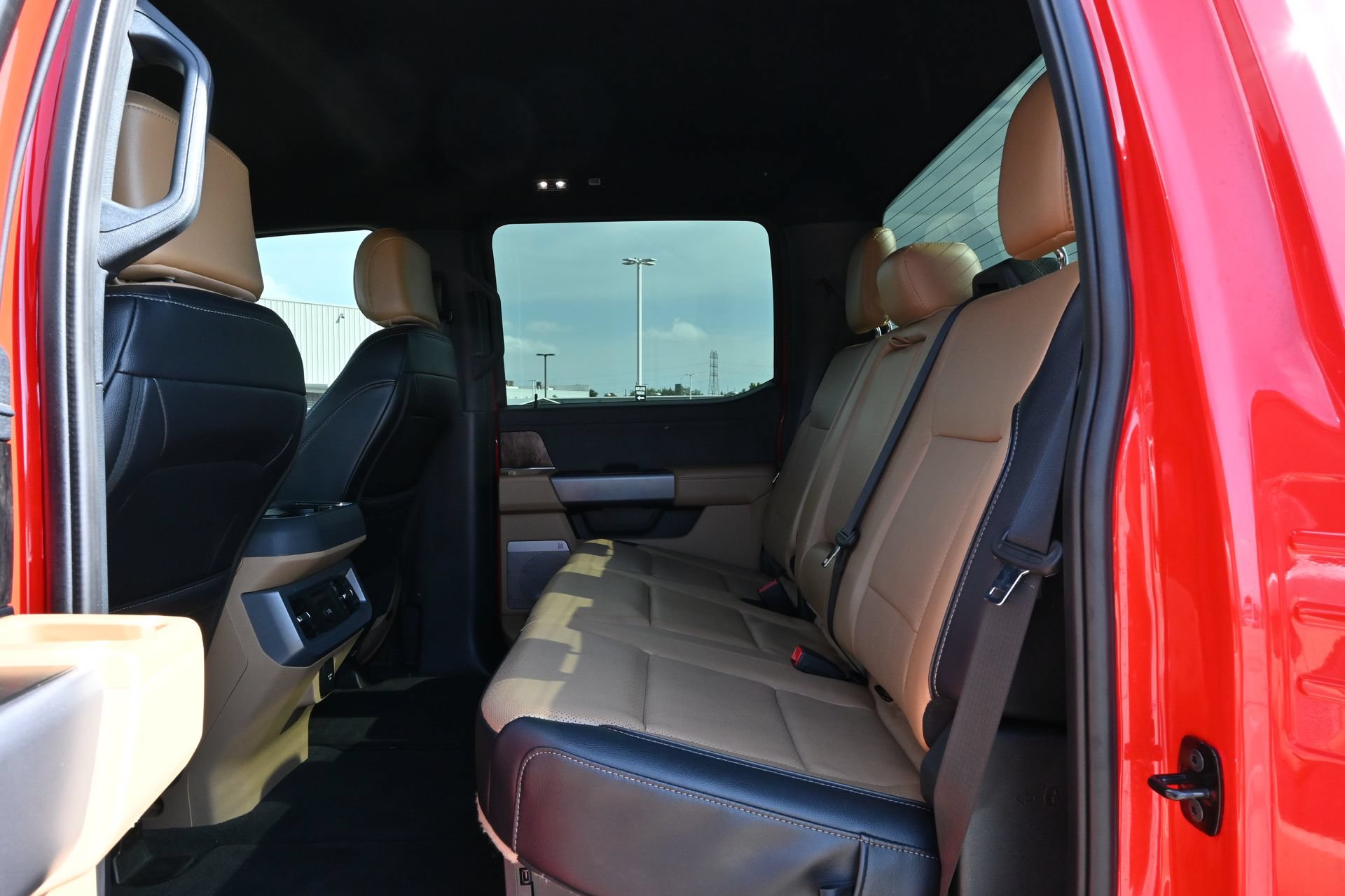 Used 2025 Ford F350 Lariat w/ Tremor Off-Road Package AWD/4WD image 20