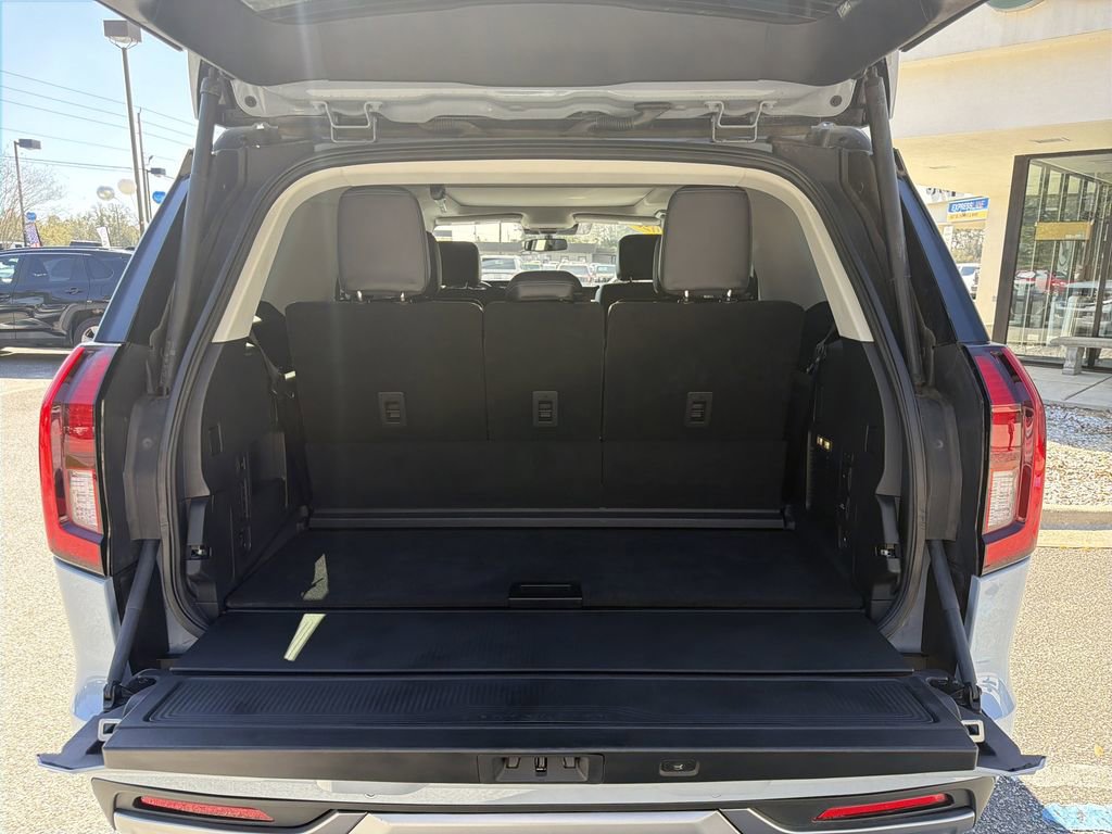 Used 2025 Ford Expedition Platinum image 21