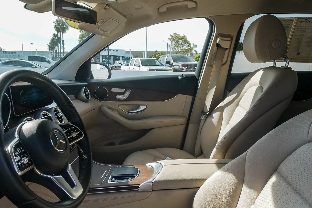 Used 2020 Mercedes-Benz GLC 300 image 17