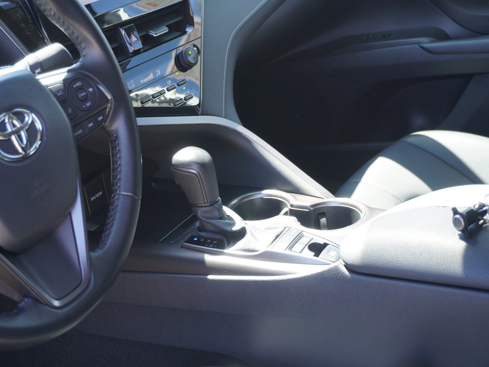 Used 2021 Toyota Camry SE FWD image 20