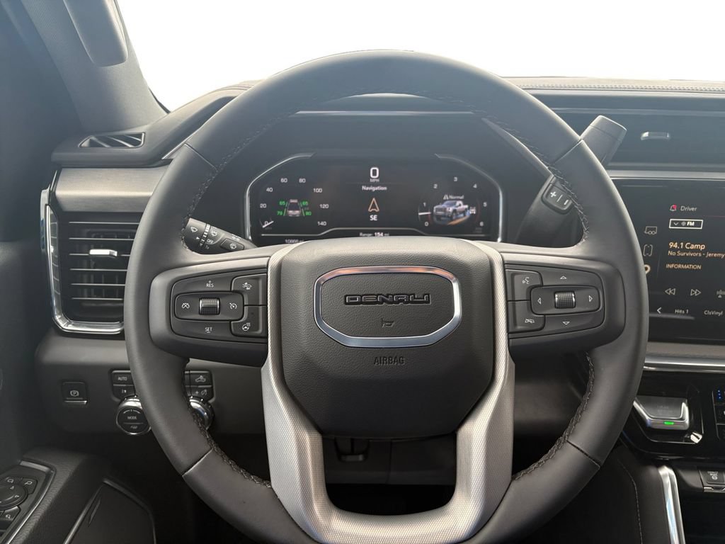 Used 2025 GMC Sierra 2500 Denali w/ Denali Reserve Package AWD/4WD image 17