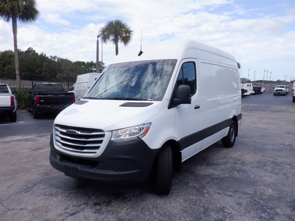 Used 2021 Freightliner Sprinter 2500 RWD image 23
