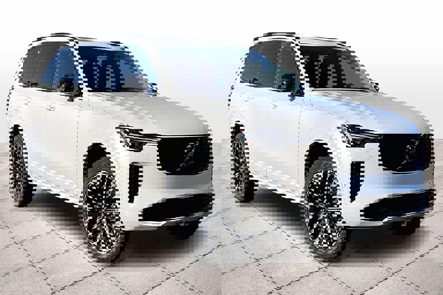New 2026 Volvo XC90 B6 Ultra w/ Protection Package image 2