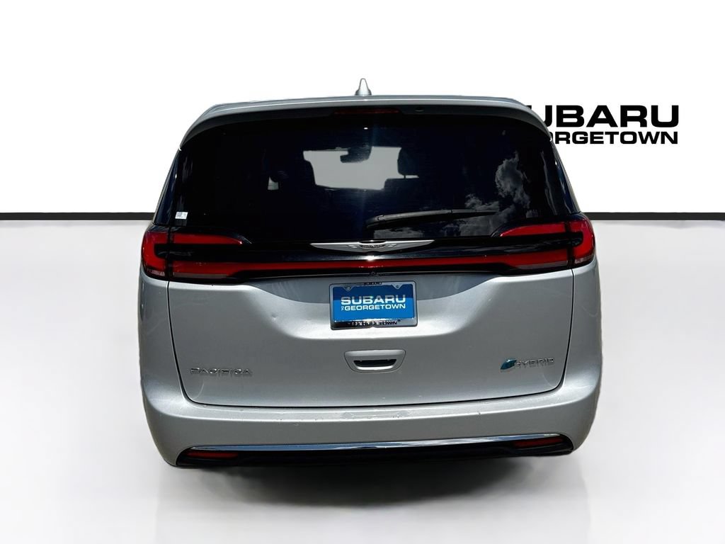 Used 2022 Chrysler Pacifica Touring-L FWD image 6