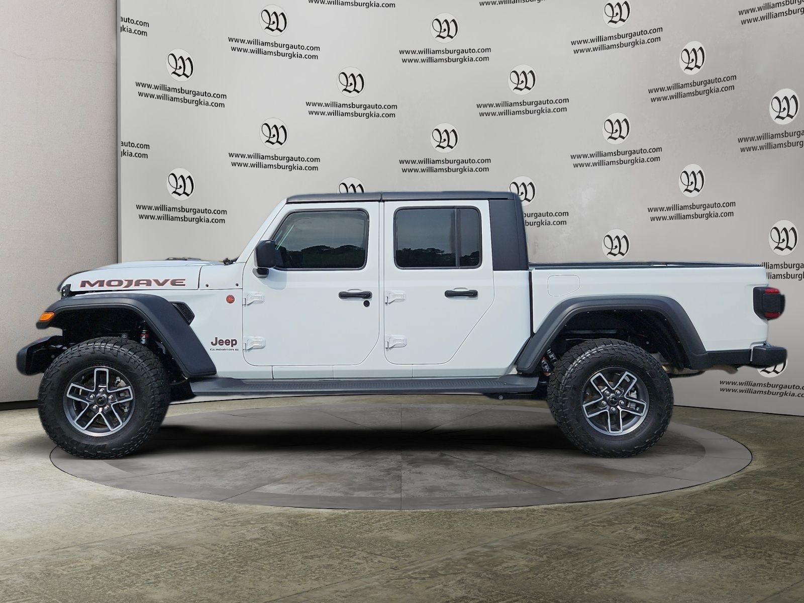 Used 2024 Jeep Gladiator Mojave w/ Convenience Group AWD/4WD image 2