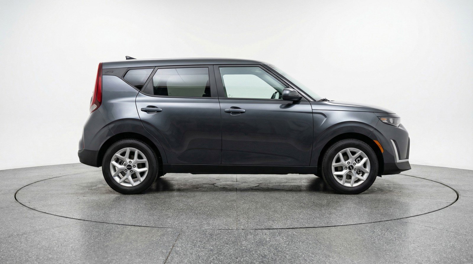 Used 2025 Kia Soul LX w/ LX Technology Package FWD image 11