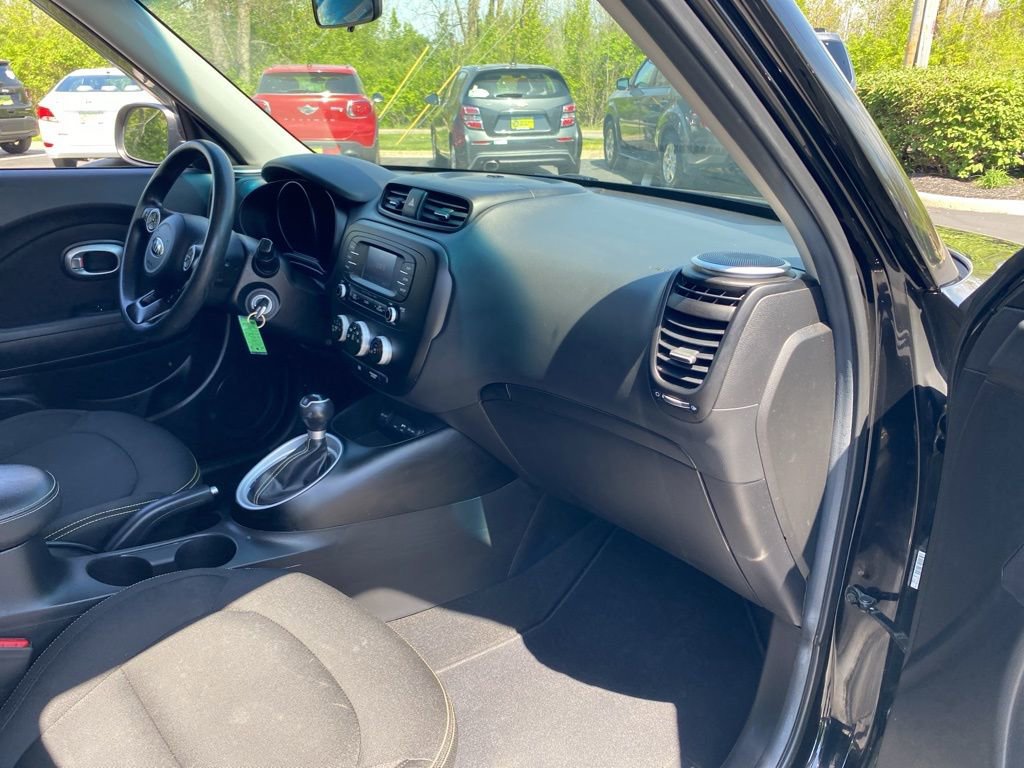 Used 2016 Kia Soul + image 37