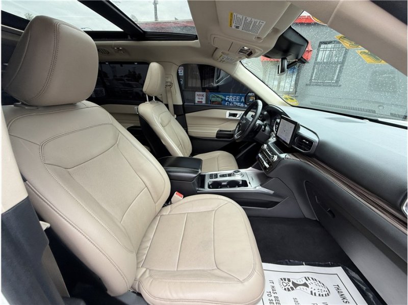 Used 2020 Ford Explorer Limited w/ Class III Trailer Tow Package image 38