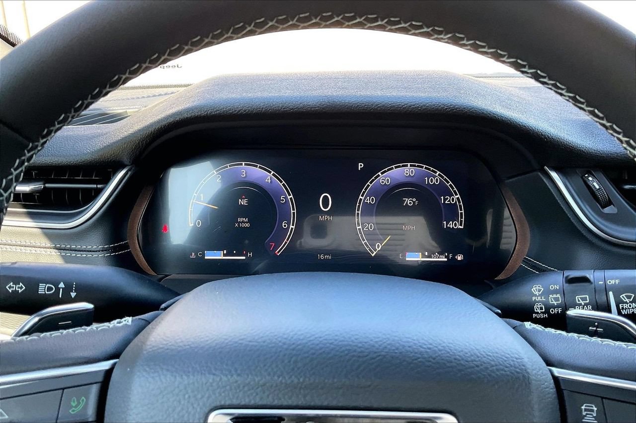 New 2027 Jeep Grand Cherokee Laredo RWD image 10