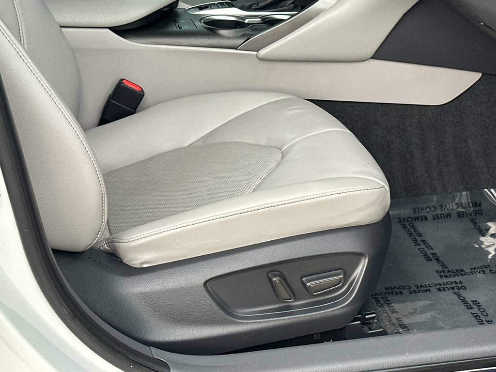 Used 2022 Toyota Camry XLE FWD image 10
