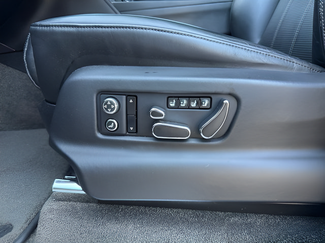Used 2019 Bentley Bentayga AWD/4WD image 15