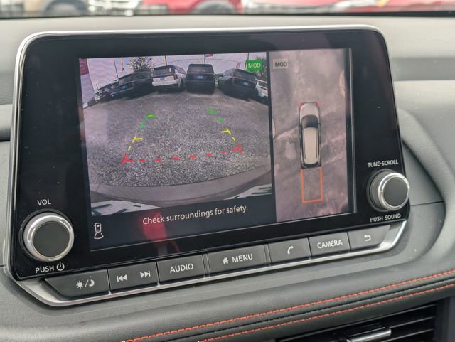 Certified 2025 Nissan Rogue SV image 24