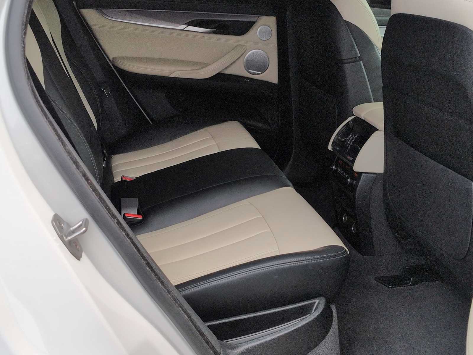 Used 2019 BMW X6 xDrive50i w/ M Sport Package AWD/4WD image 22