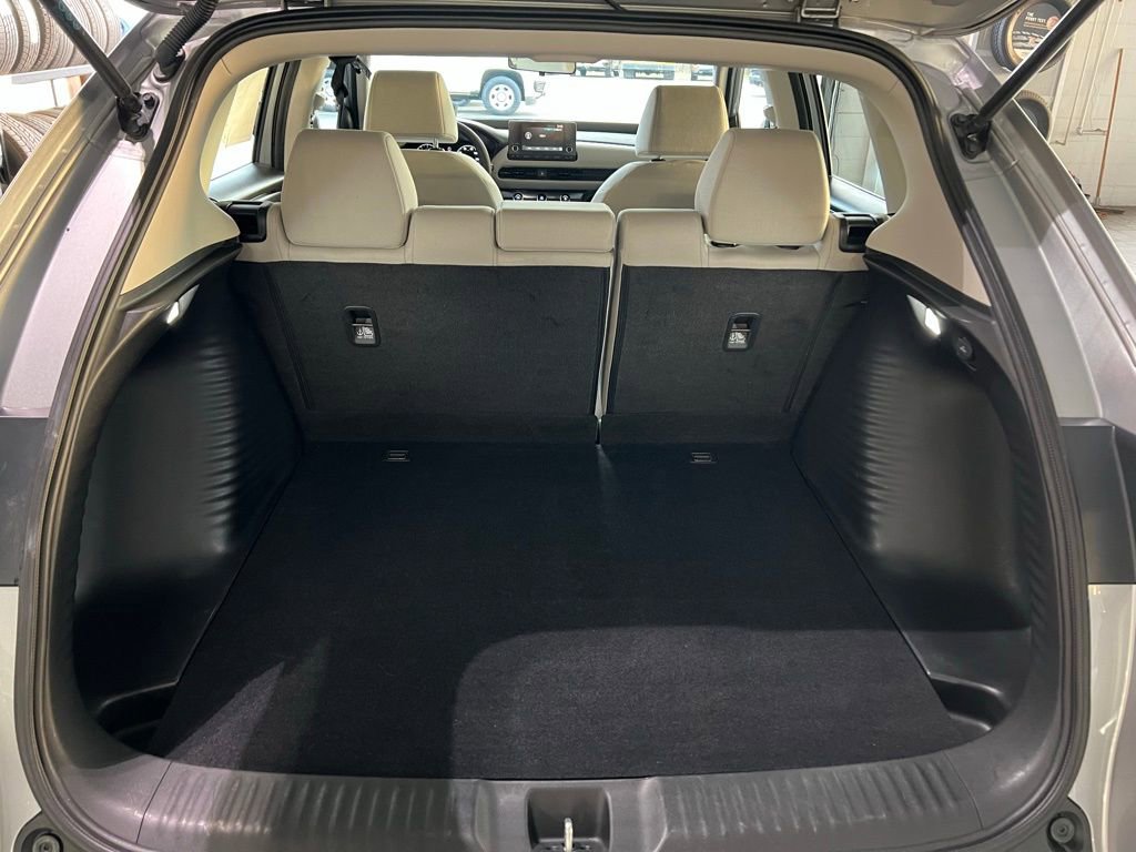 Used 2023 Honda HR-V LX image 8