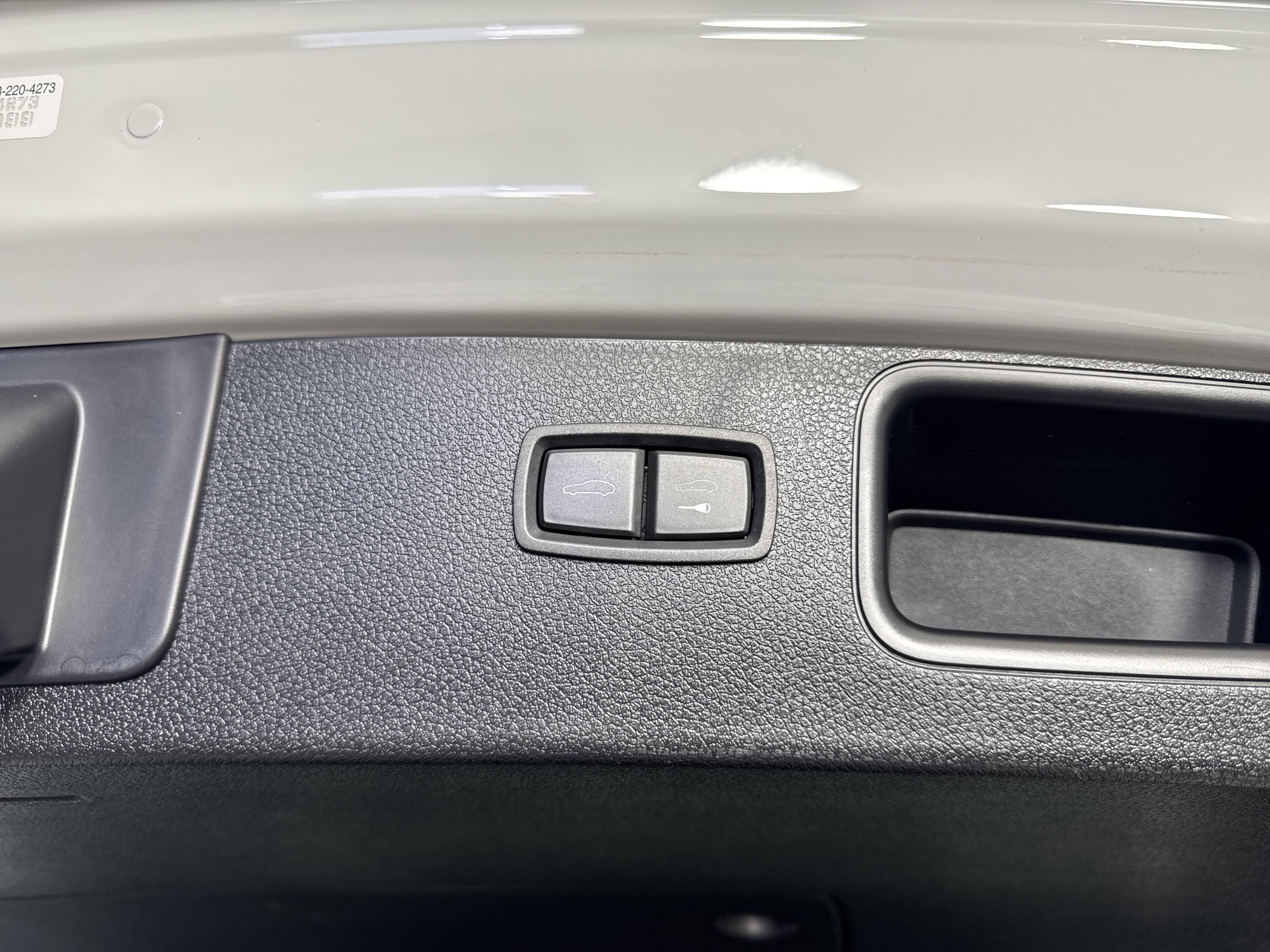 Used 2023 Porsche Macan Turbo image 24