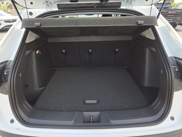 New 2026 Chevrolet Trax LT w/ LT Convenience Package FWD image 15