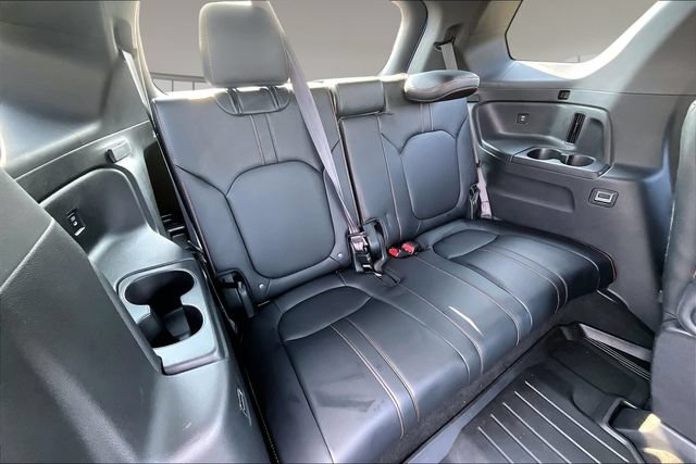 Used 2025 Honda Pilot TrailSport image 25