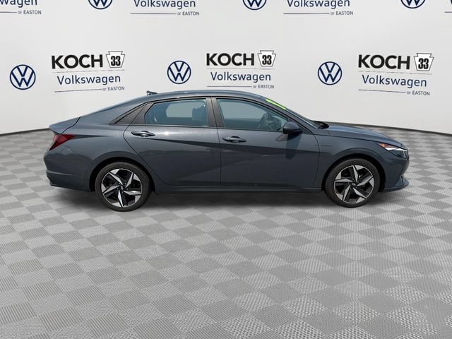 Used 2023 Hyundai Elantra SEL w/ Convenience Package FWD image 9