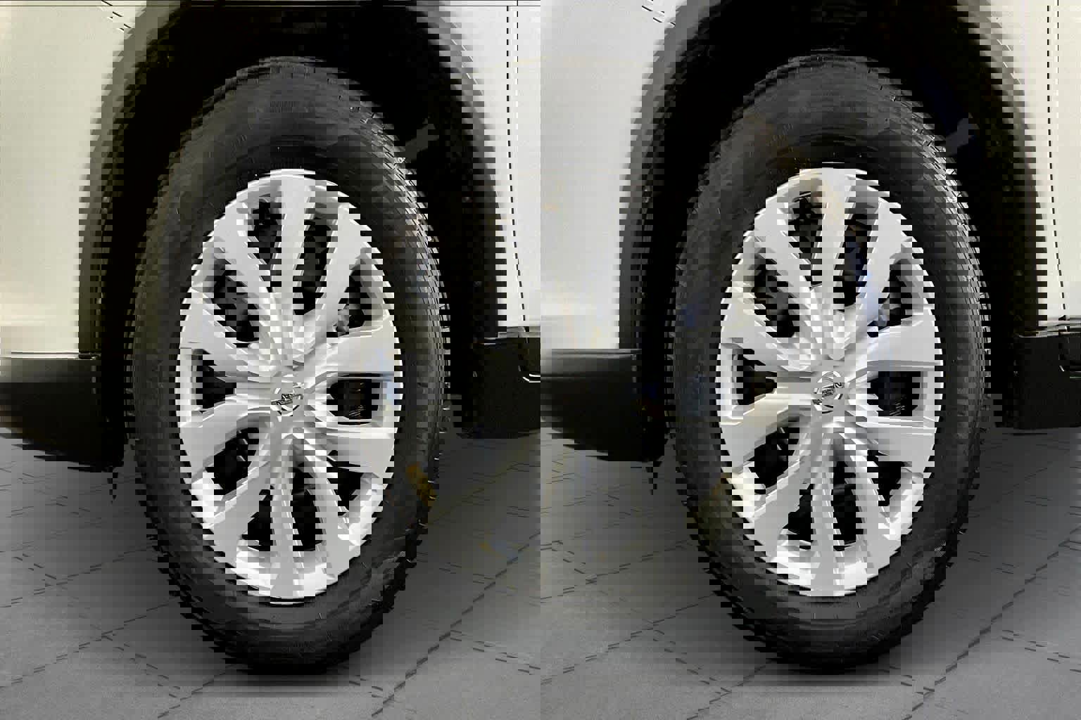 Used 2019 Nissan Rogue S image 29