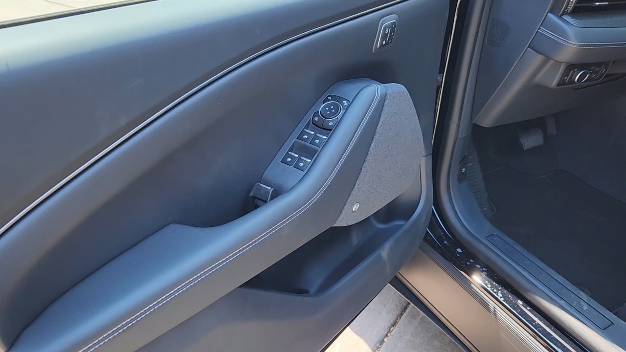 New 2025 Ford F350 Lariat w/ FX4 Off-Road Package image 16