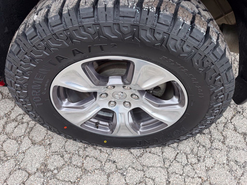 Used 2024 RAM 1500 Laramie AWD/4WD image 9
