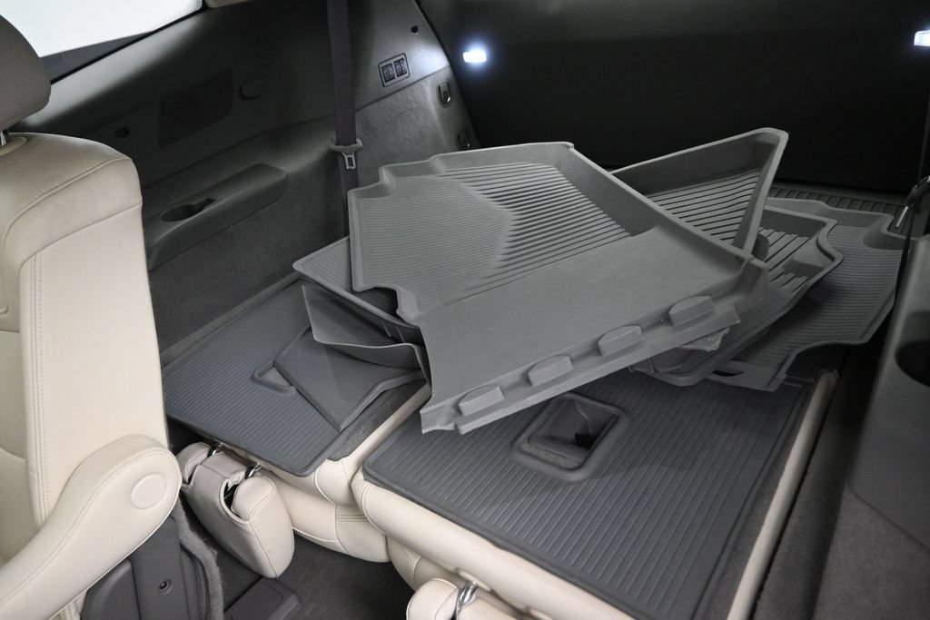 Used 2020 Cadillac XT6 Premium Luxury FWD image 16
