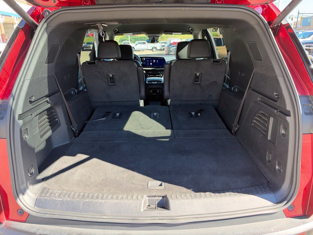 Used 2024 Chevrolet Traverse LT w/ Trailering Package AWD/4WD image 37