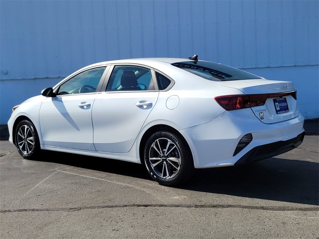 Used 2023 Kia Forte LXS image 3