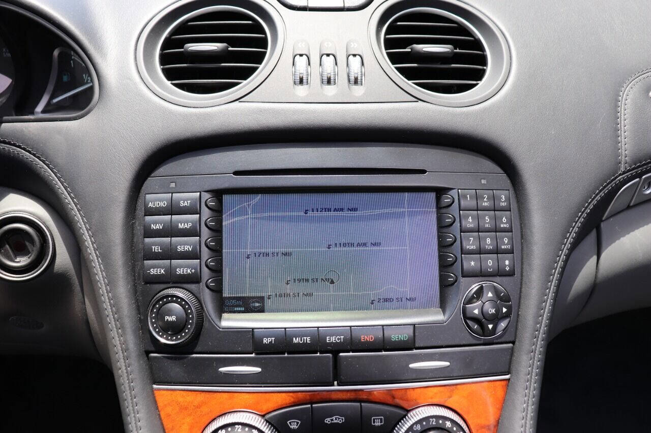 Used 2005 Mercedes-Benz SL 600 image 23