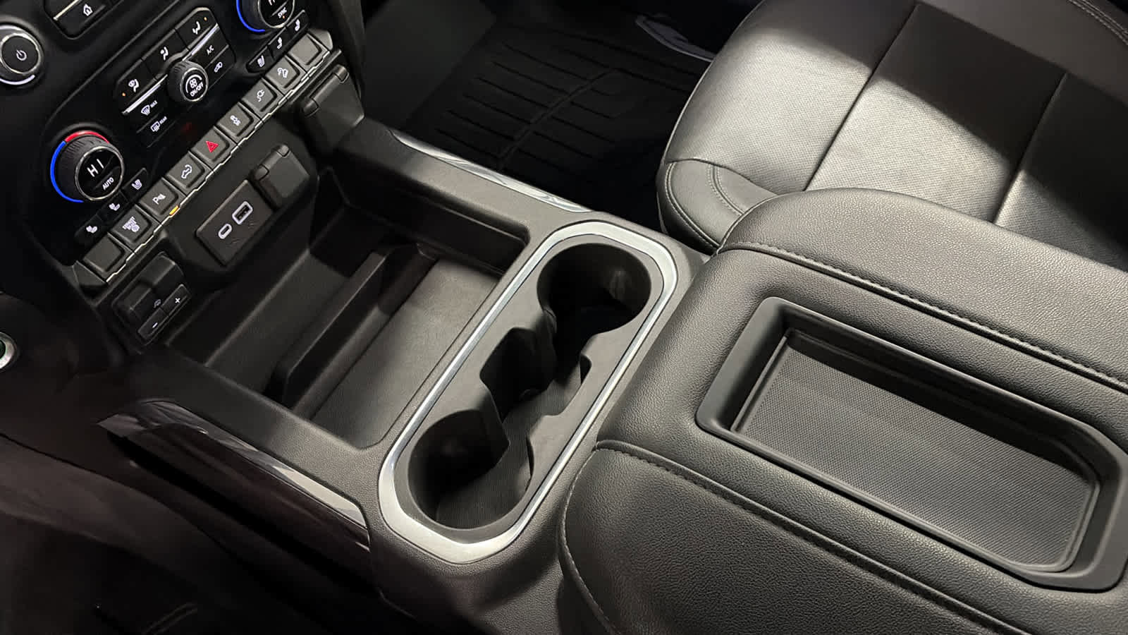 Used 2022 Chevrolet Silverado 2500 LTZ w/ LTZ Plus Package image 19