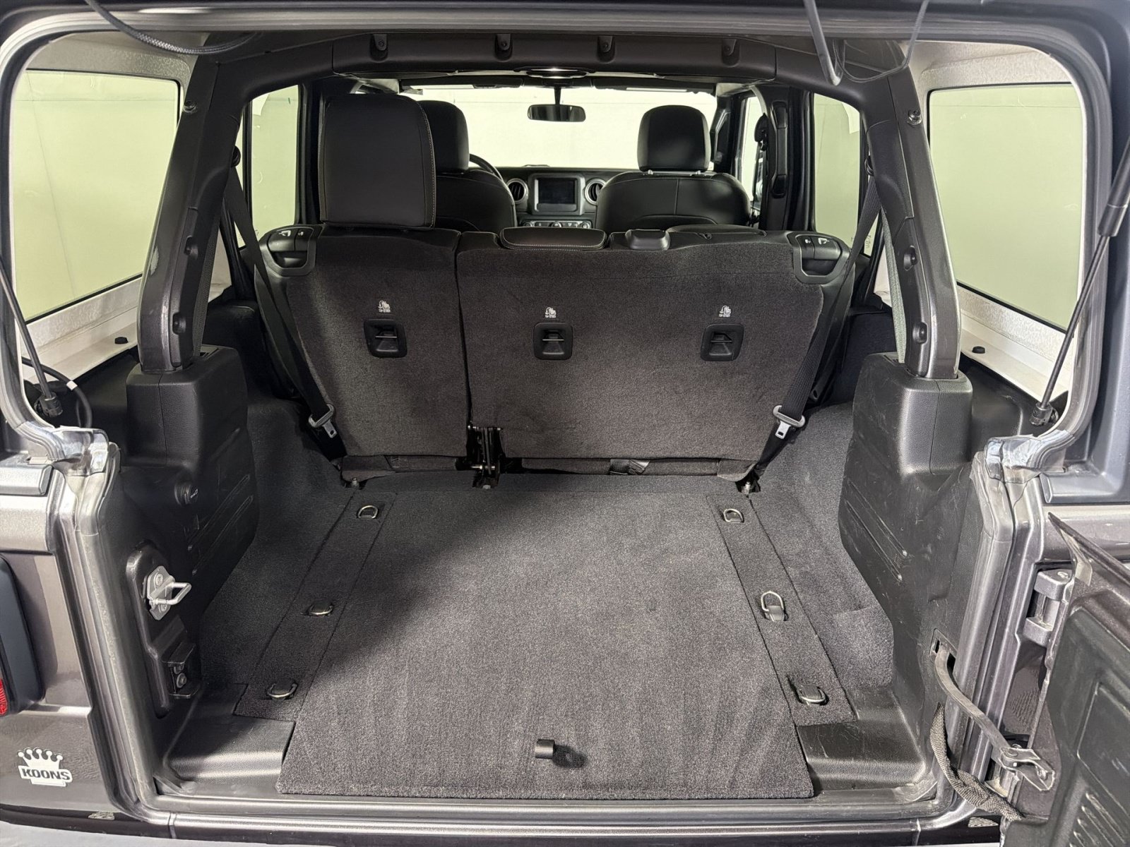 Used 2018 Jeep Wrangler Unlimited Sahara AWD/4WD image 24