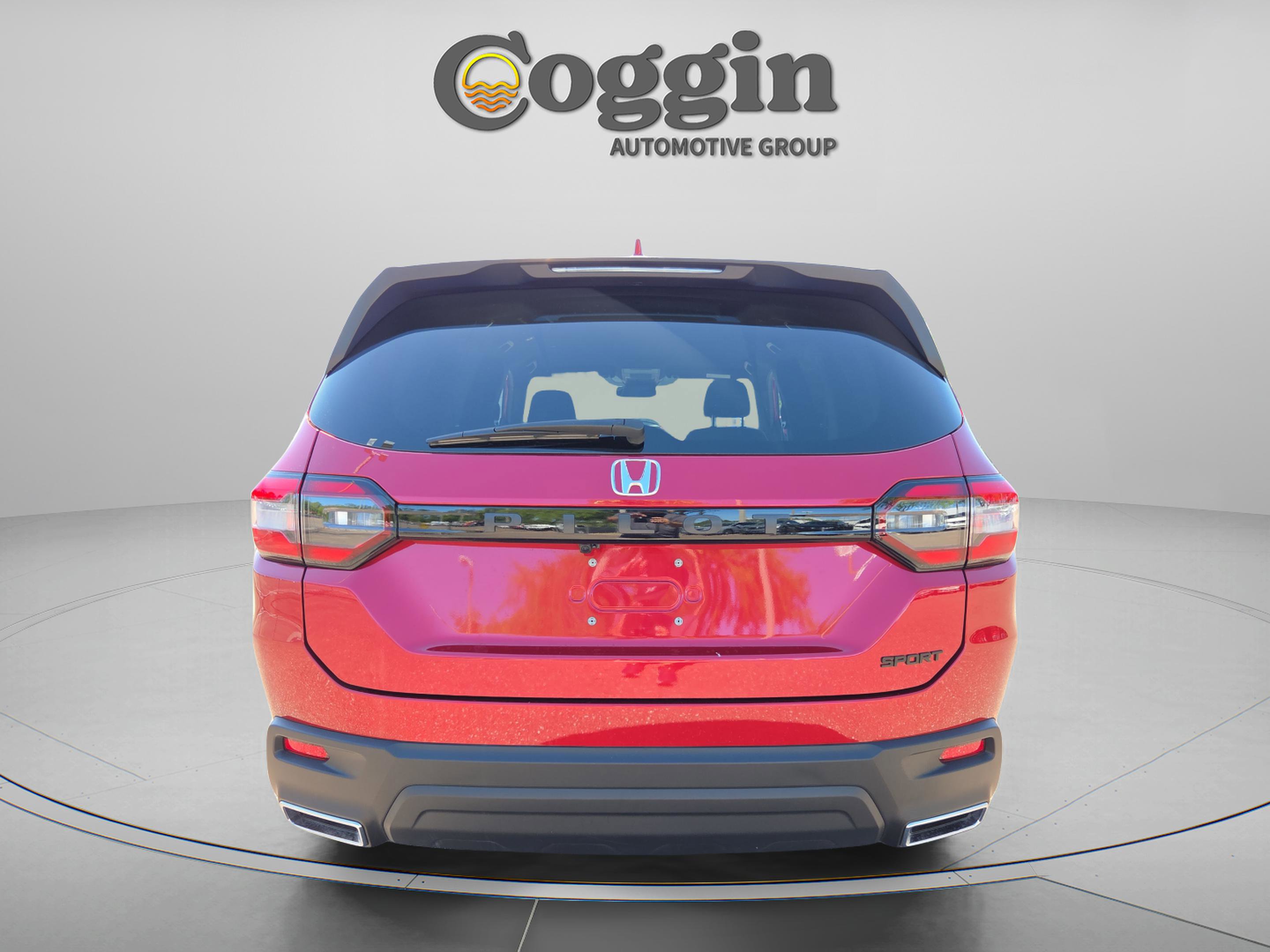 Used 2025 Honda Pilot Sport image 4