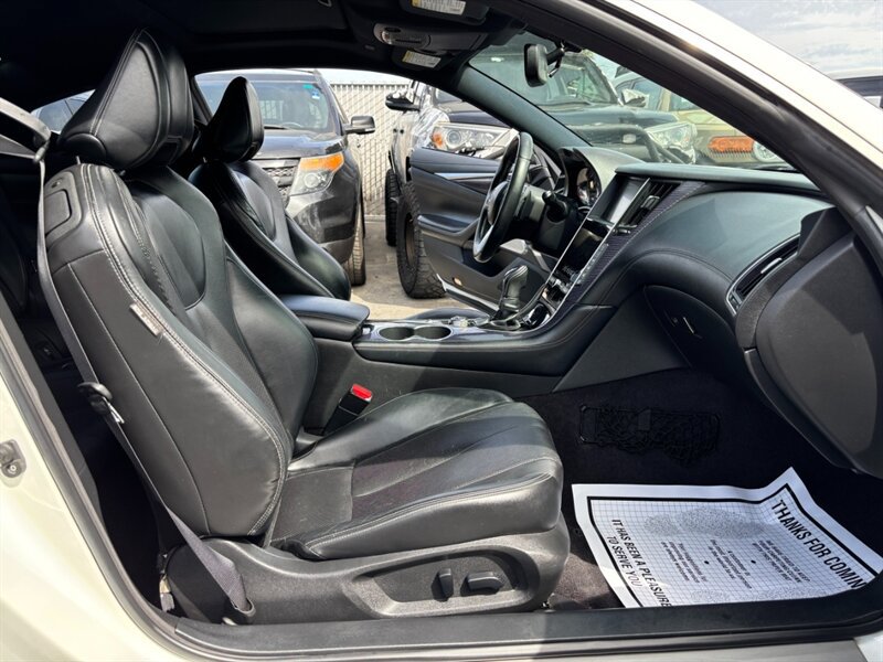 Used 2017 INFINITI Q60 Red Sport 400 RWD image 12